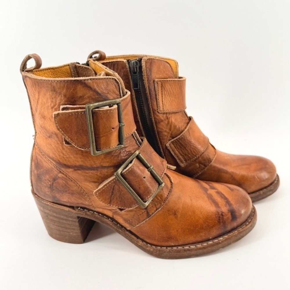 FRYE Sabrina Double Buckle Leather Boots Saddle Brown Size 8M USA Deadstock